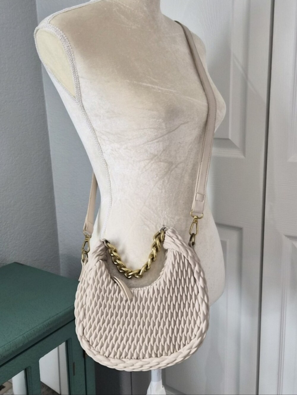 Rachel Zoe Woven Hobo Shoulder Crossbody Bag Cream Ivory Gold Chain